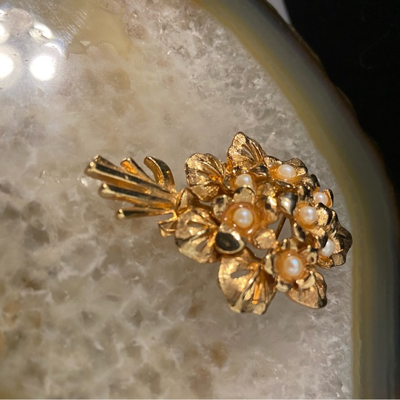 Vintage golden floral w Pearl brooch vintage - Picture 8 of 8